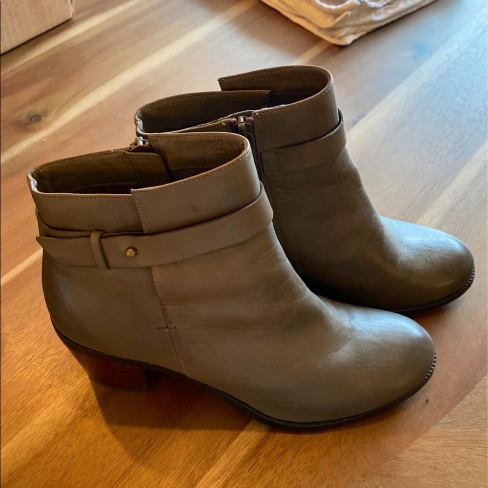 Halogen Booties